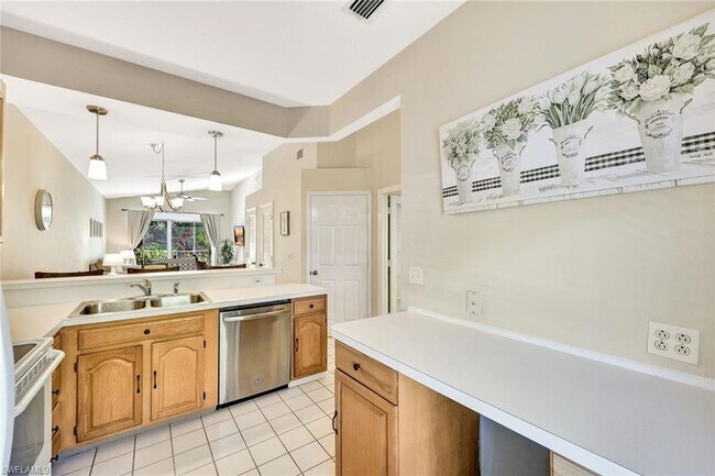 Building Photo - 8228 Twelve Oaks Cir