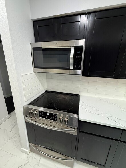 Building Photo - 3320 N Arnoult Rd