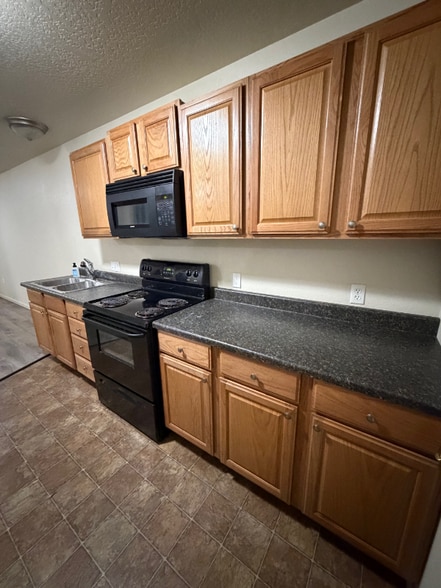 Building Photo - 741 W Sussex Ave