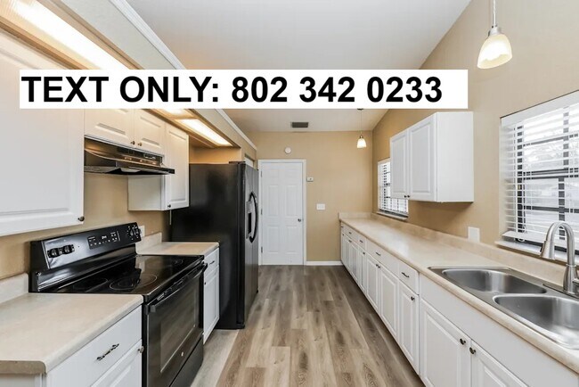 Building Photo - 2471 Wellington Dr