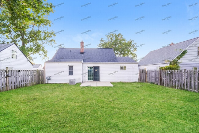 Building Photo - 451 Fairway Blvd