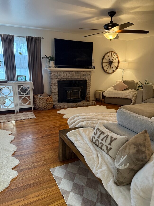 Building Photo - 3136 Hoen Ave