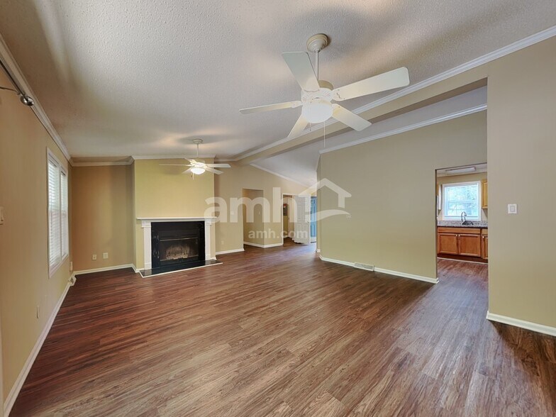 Building Photo - 1103 Lexington Pointe Ln