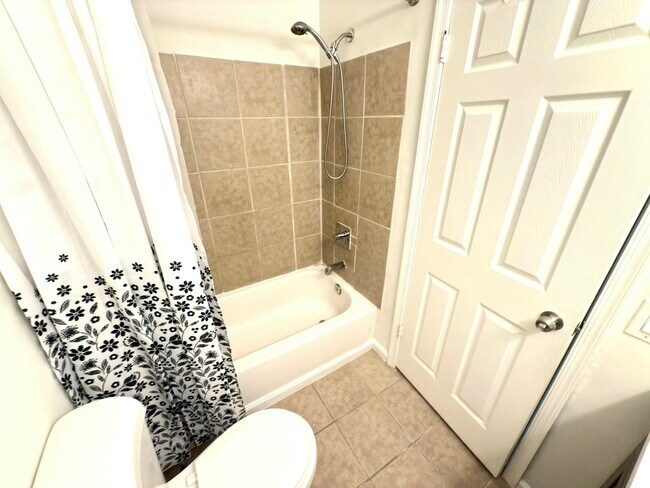 Building Photo - 1260 Sugarwood Cir