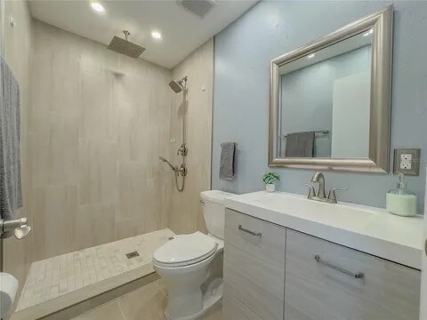 Building Photo - 2635 SW 35th Pl