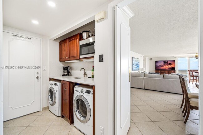 Building Photo - 1200 S Ocean Blvd