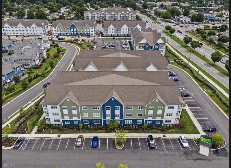 Building Photo - 1725 Dromolin Dr