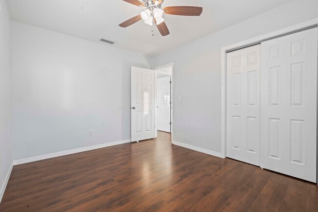 Building Photo - 353 Shirley Ave