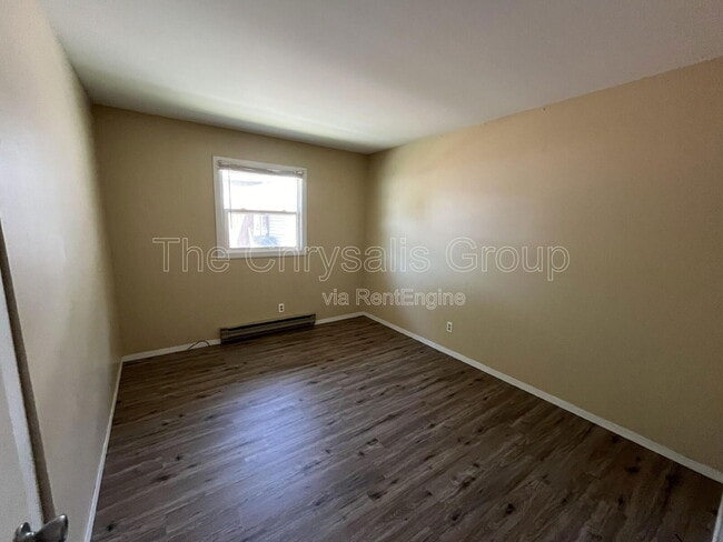 Building Photo - 424 Heritage Ln