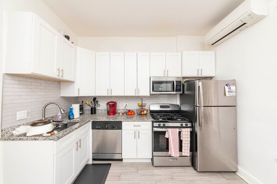 Building Photo - 1722 N Mohawk St