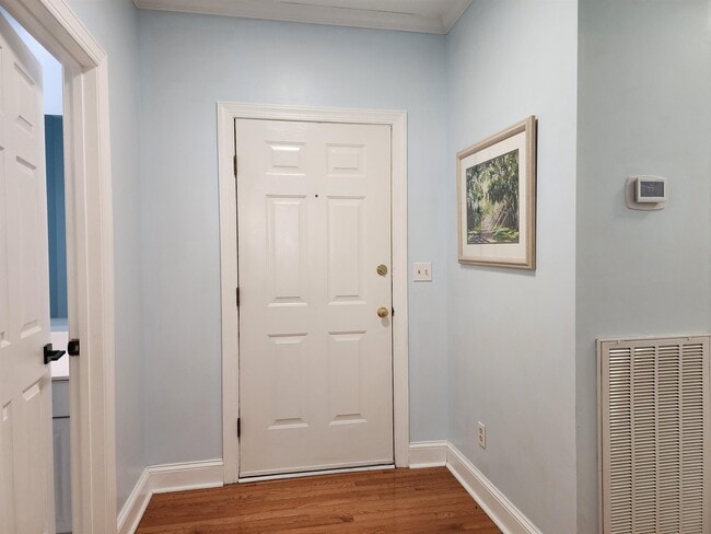 Building Photo - 207 Golden Bear Dr
