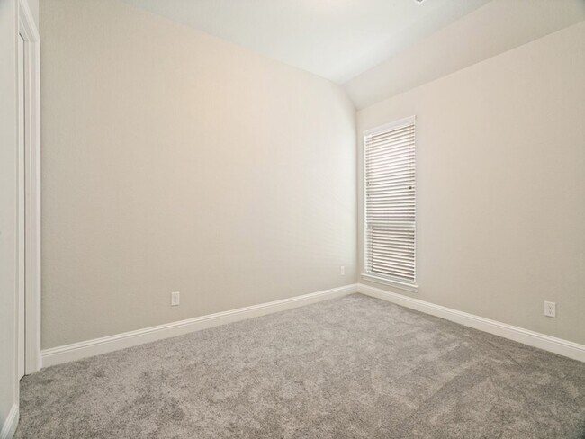 Building Photo - 4521 Tall Knight Ln