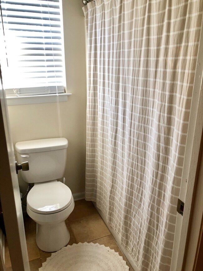 Building Photo - 205 John M Long Dr