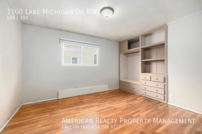 Building Photo - 1100 Lake Michigan Dr NW