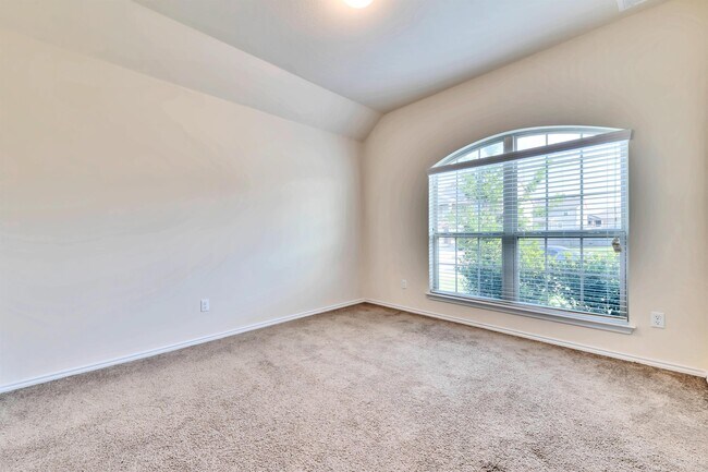 Building Photo - 724 Coltrane Dr