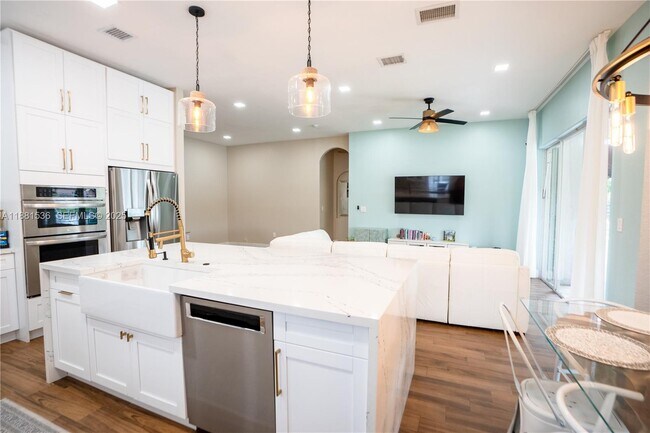 Building Photo - 13000 SW 52nd St