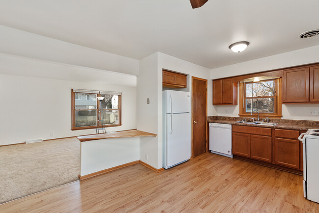 Kitchen - 11706 W Diane Dr