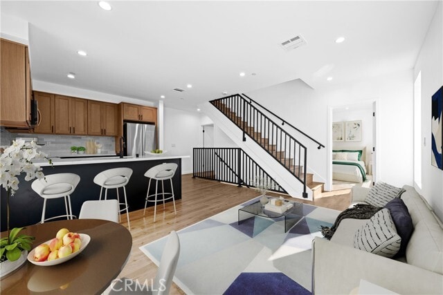 Building Photo - 1342 N Kingsley Dr