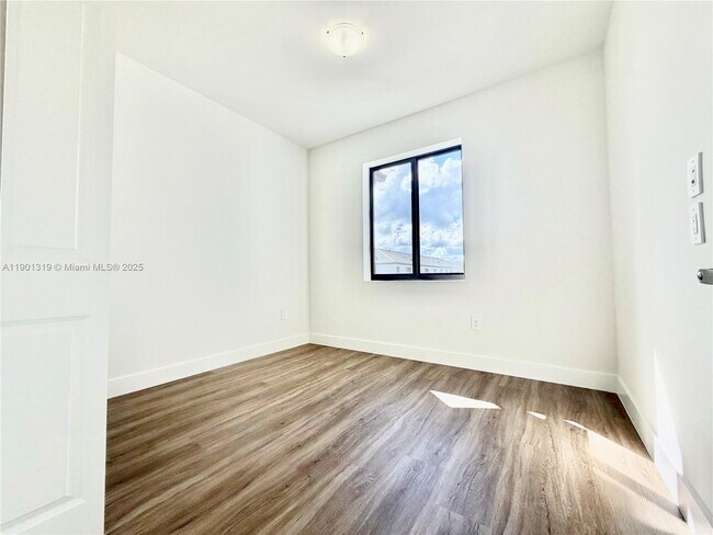 Building Photo - 19113 SW 344th Ter