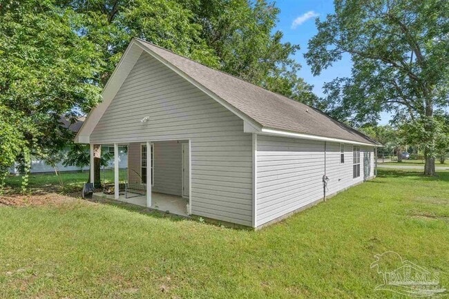 Building Photo - 6184 Green Acres Dr