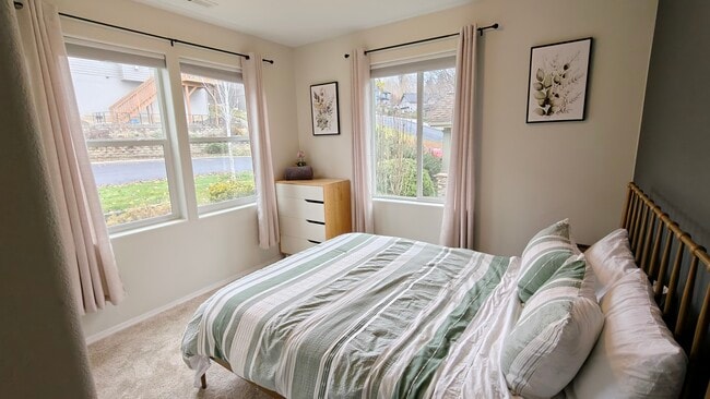 Building Photo - 2539 Jordan St