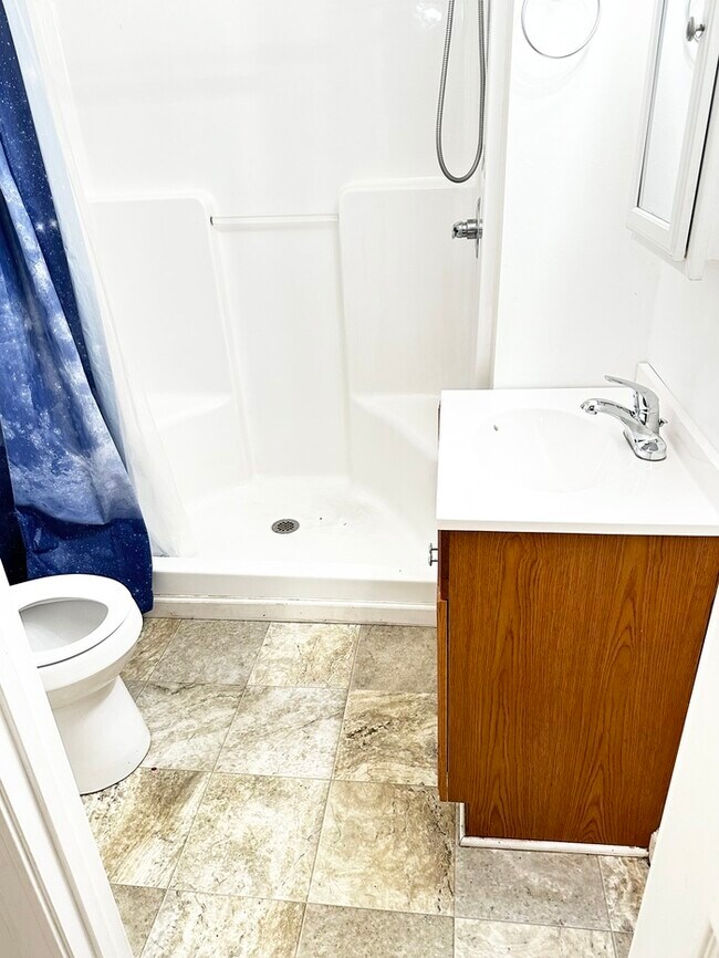 Building Photo - 118 Ripshin Rd