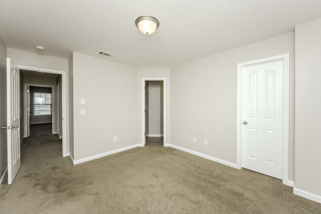 Building Photo - 8035 Logan Dr