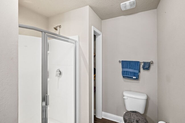 Building Photo - NEW LOW PRICE!!