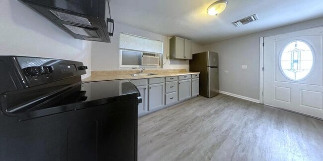 Building Photo - 8240 Krag Dr