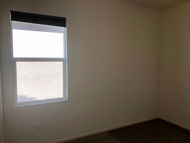 Building Photo - Beautiful 4 Bed 3 Bath Home In Harmony Gro...
