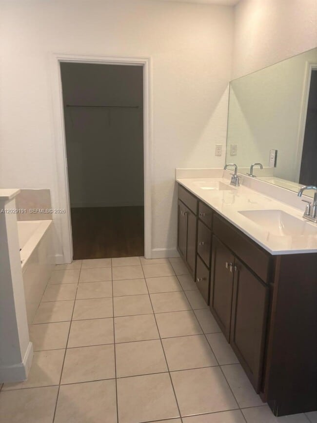 Building Photo - 26964 SW 132 Ct Rd