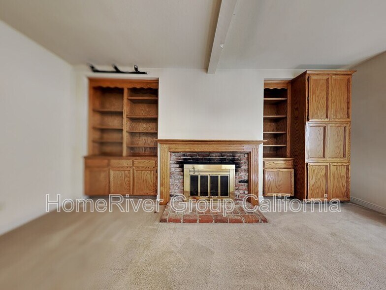 Building Photo - 5137 Sunrise Hills Dr