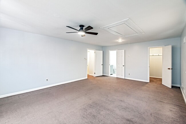 Building Photo - 5 bedroom, 2.5 bath home in Claymont