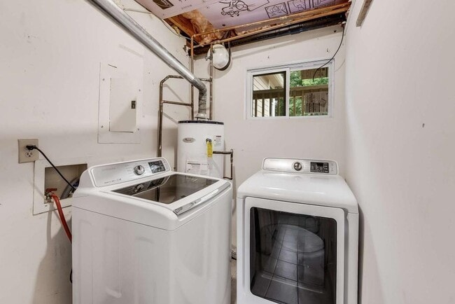 Building Photo - 9745 Loblolly Ln