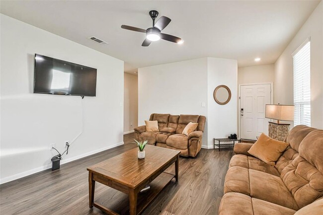 Building Photo - 24063 Prairie Dust Dr