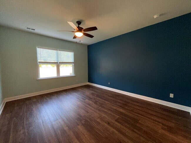 Building Photo - 203 Hayworth Rd