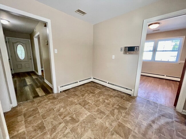 Building Photo - 818 S Park Dr