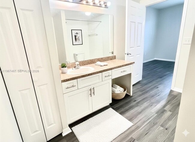 Building Photo - 100 SW 117th Terrace