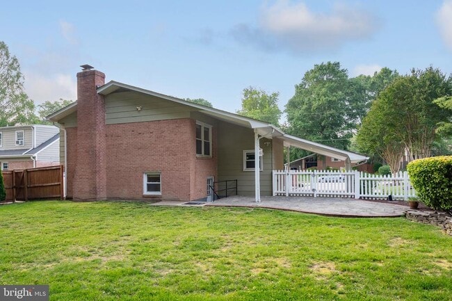 Building Photo - 2413 Childs Ln