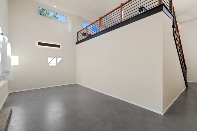 Building Photo - 2882 S Palmer Dr