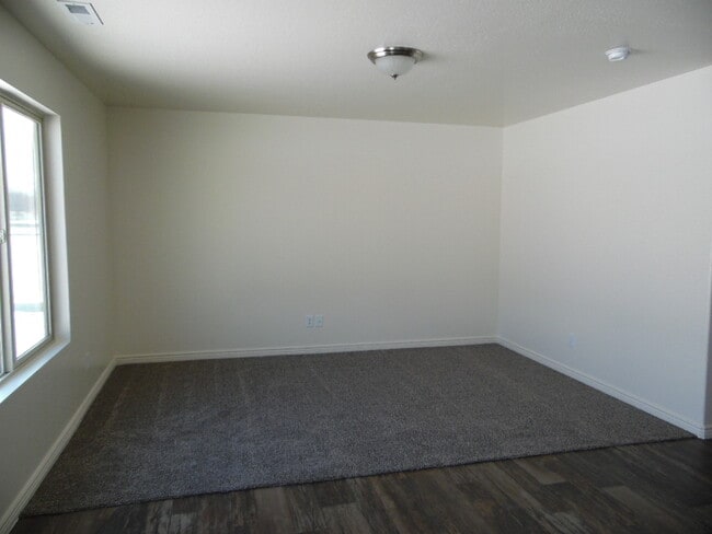 Building Photo - 705 S 260 W