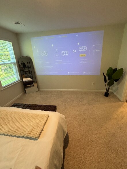 Building Photo - 125 E Sunrise Ln