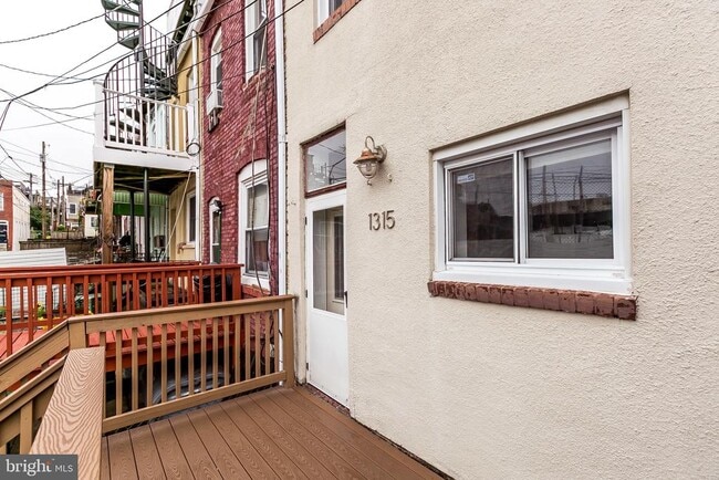 Building Photo - 1315 Webster St