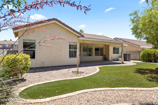 Building Photo - 836 W Cooley Dr