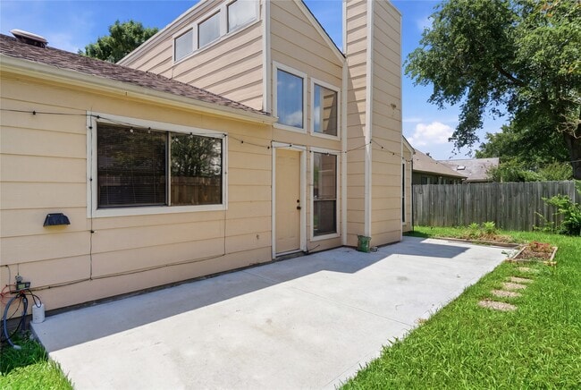 Building Photo - 2019 First Crossing Blvd