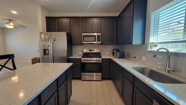 Building Photo - 363 Witchhazel Way