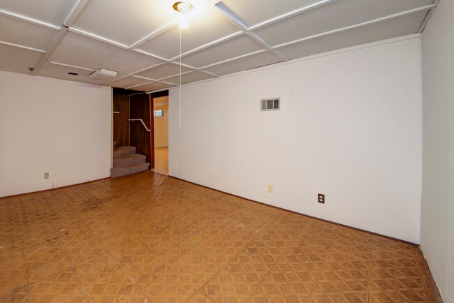 Building Photo - 384 S Wolf Rd
