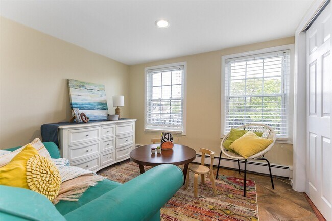 Building Photo - 102 Broughton Ave