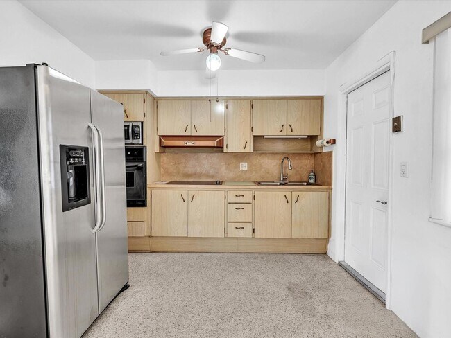 Building Photo - 2191 NE 172nd St