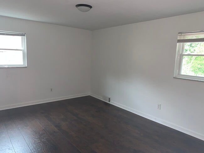 Building Photo - 222 Mt Lebanon Blvd